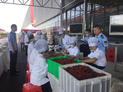 對企服務在一線 老河口市局為中力叉車新品發(fā)布會筑牢食品安全防線